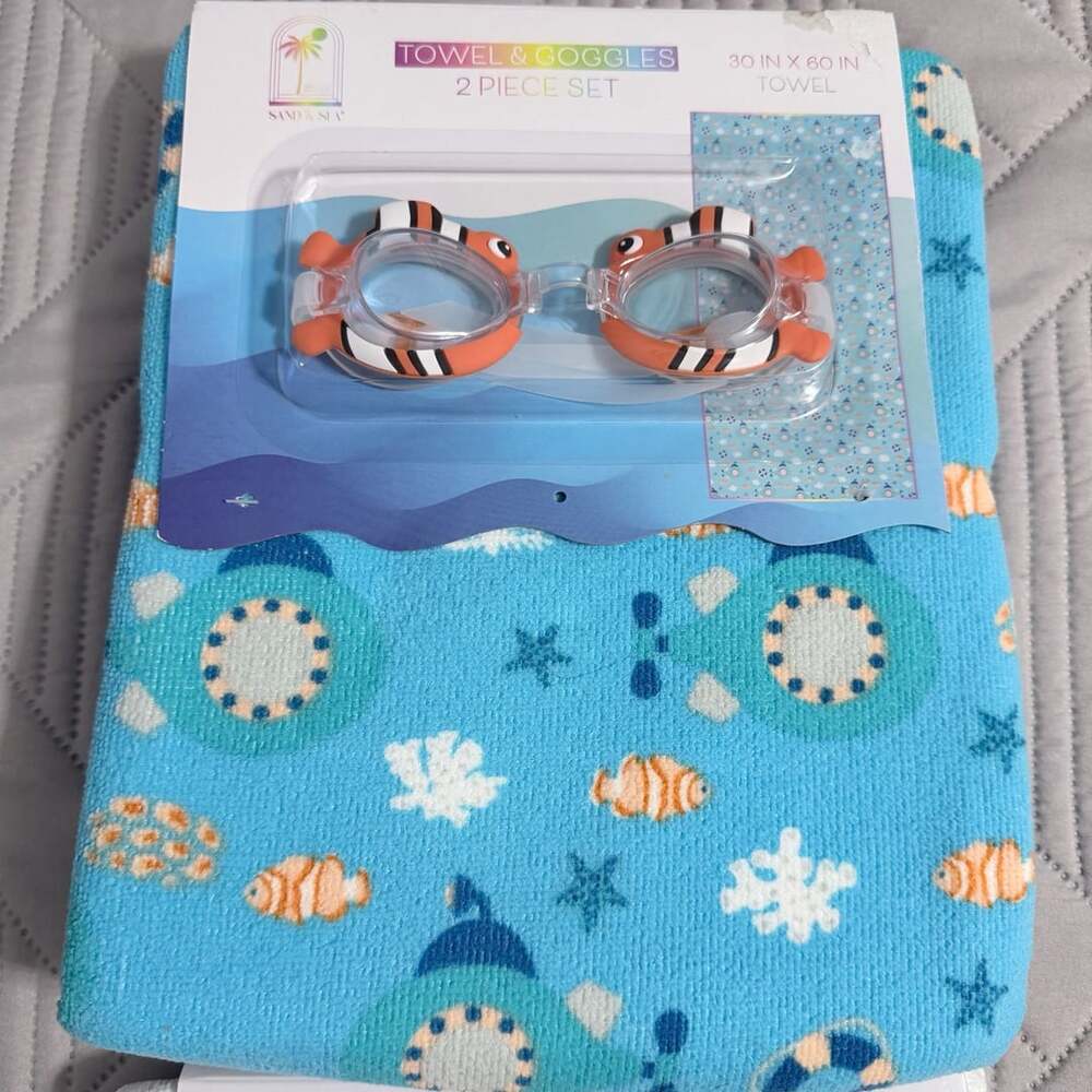 Sand & Sea Towel & Goggles 2 Piece Set Size 30 In X 60 In Kids beach, vacation - Picture 3 of 5